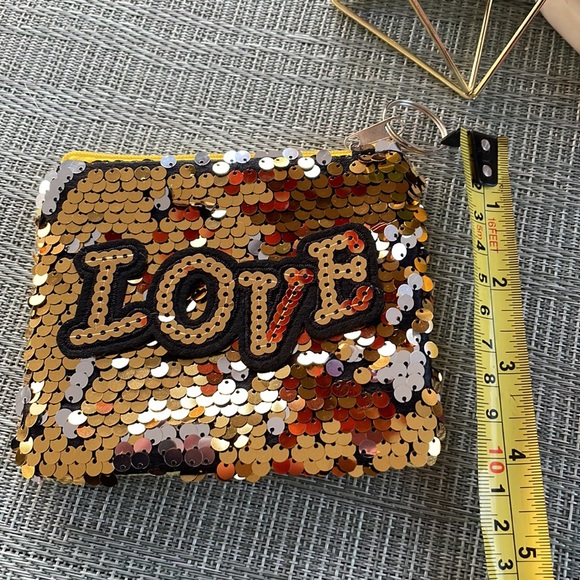 #7L Small Sequined Love Pouch Keychain - Picture 7 of 8